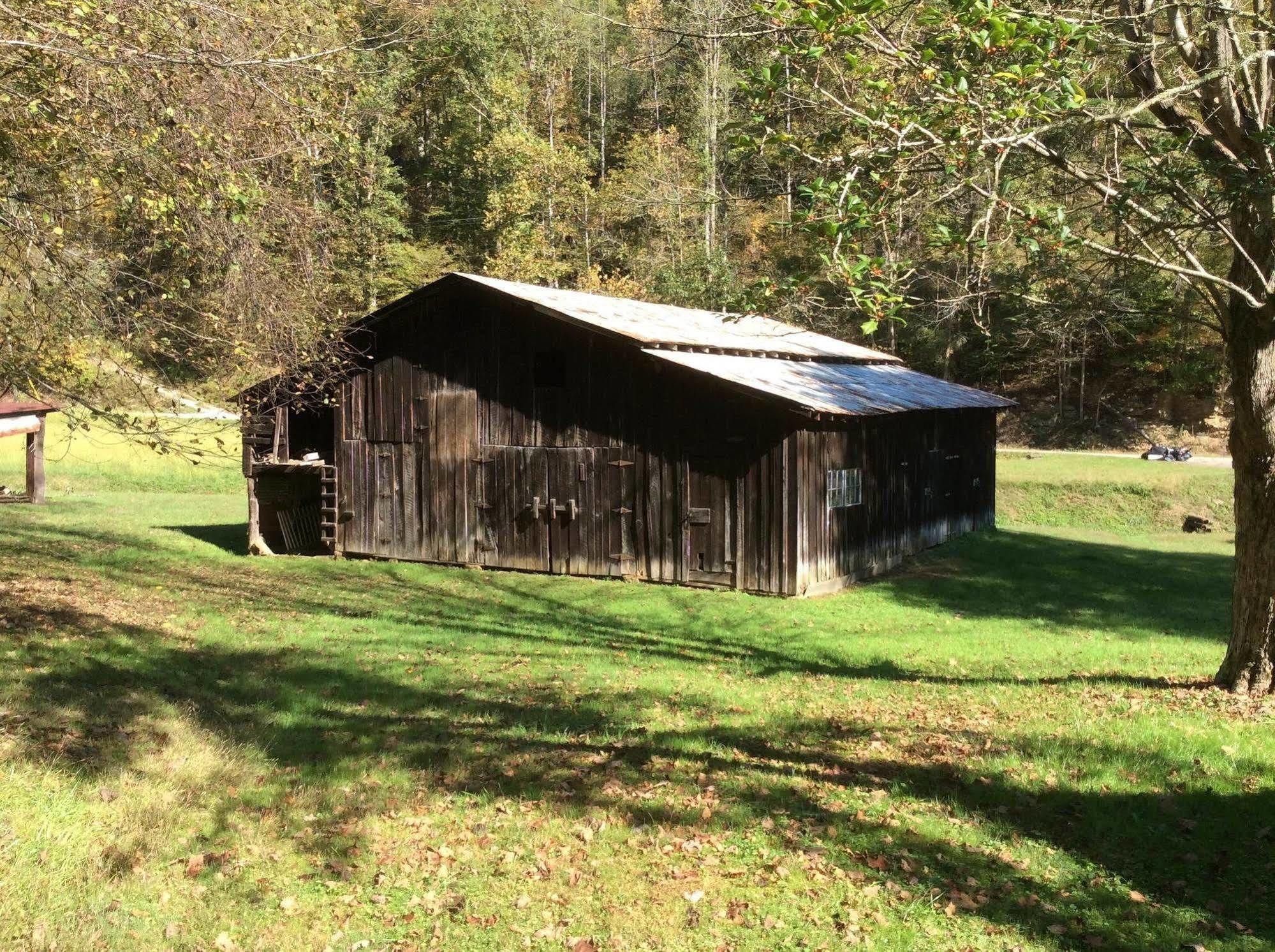 فندق Country Road House Clendenin المظهر الخارجي الصورة